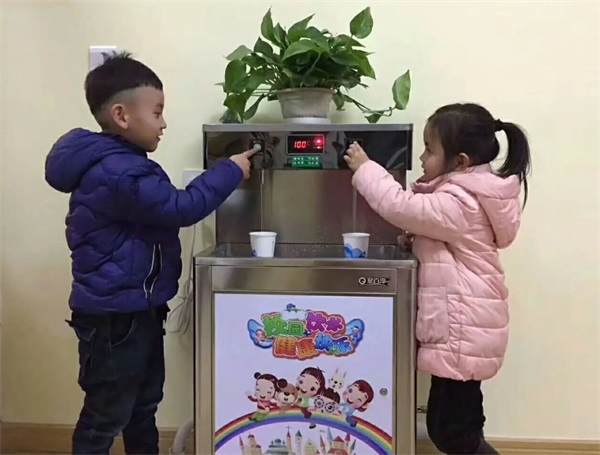 哪種幼兒園飲水機更符合使用需求_空氣能冷暖一體